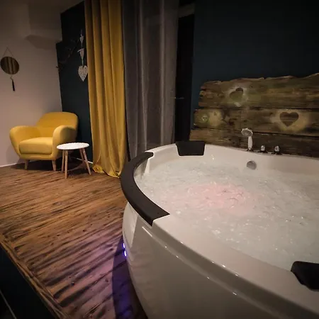 ** Au Canal Du Midi - Jaccuzzi & Luxueux Appartements ** Carcassonne Exterior photo