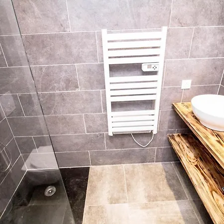 ** Au Canal Du Midi - Jaccuzzi & Luxueux Appartements ** Carcassonne Exterior photo